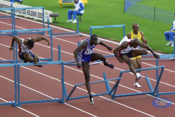 Final dos 110 metros com barreira, mundial de Helsinki/2005. (finneye/flickr)