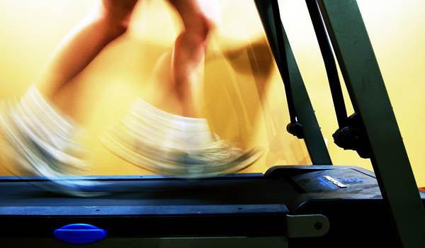Correr na esteira. (SashaW/flickr)