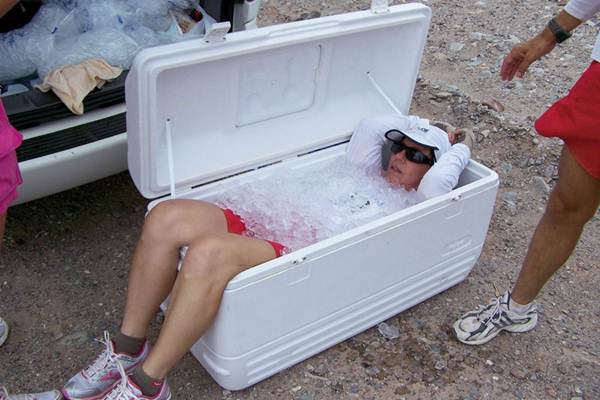 Cuidado com a temperatura do corpo. Bastante gelo durante a prova. ( Wouter Kingma/Divulgação)