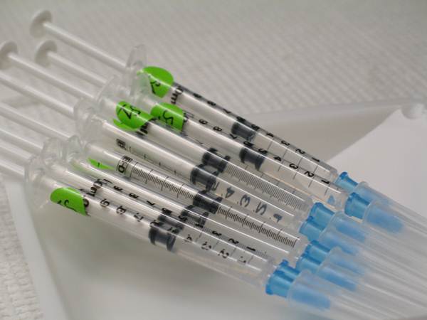 Injeções no teste antidoping. (NathanF/flickr)